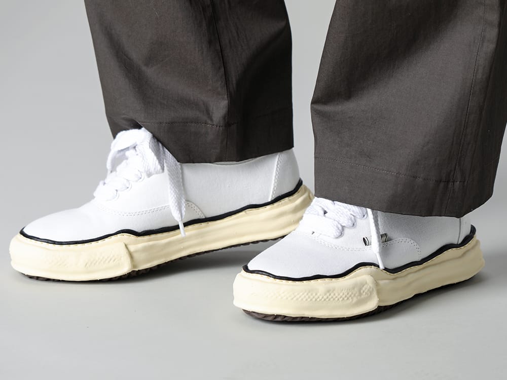Maison MIHARAYASUHIRO 2023SS Semi-flared relax pants from IRENISA that feel like slacks and are easy to wear all year round! - IH-23SS-P022-CSS-Olive Charcoal - Semi Flared Relaxed Pants Olive Charcoal - A09FW735-White - BAKER Original sole canvas Low-Top sneakers Vintage like Sole White 3-005