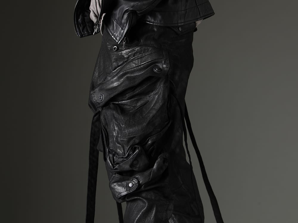 JULIUS 2023SS Specially designed with striking and special details - 818PAM15-C(The R Limited 10.5oz Stretch Denim Gas Mask Coating Cargo Pants) - 3-005