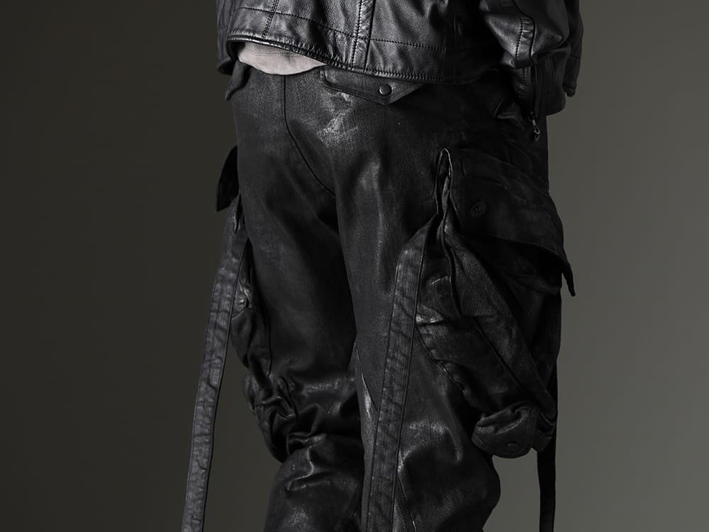 JULIUS 2023SS Specially designed with striking and special details - 818PAM15-C(The R Limited 10.5oz Stretch Denim Gas Mask Coating Cargo Pants) - 3-007