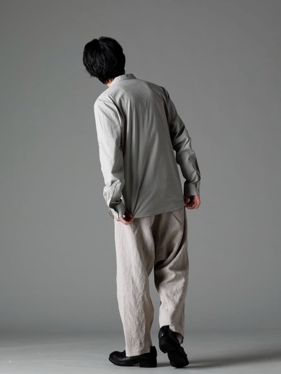 individual sentiments(インディビジュアル センチメンツ) 23SS(春夏) 少し大人な印象を与えるピンストライプシャツ - SH33-LC18-Ecru ピンストライプコットンマオカラー L/S シャツ エクリュ - PA68L-LI20 ヘビーキャンバスリネンクロップドパンツ - PL10L-BLKT オーソピーディック ダービーシューズ ホース フルグレイン レザー - PL10L 1-004