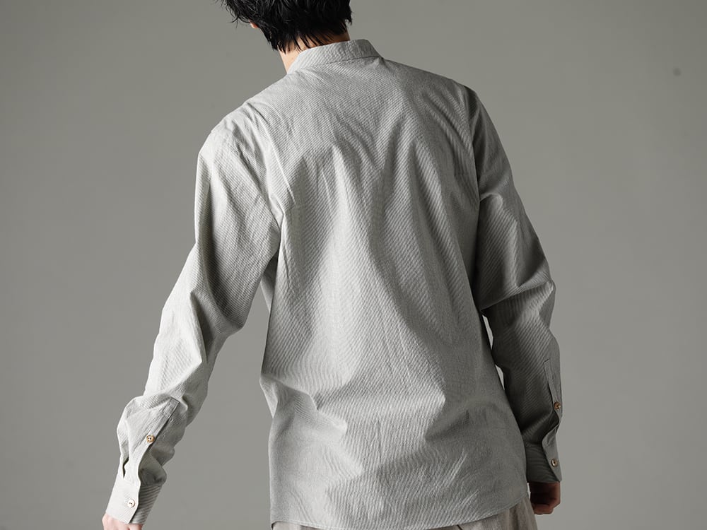 individual sentiments(インディビジュアル センチメンツ) 23SS(春夏) 少し大人な印象を与えるピンストライプシャツ - SH33-LC18-Ecru ピンストライプコットンマオカラー L/S シャツ エクリュ 1-005