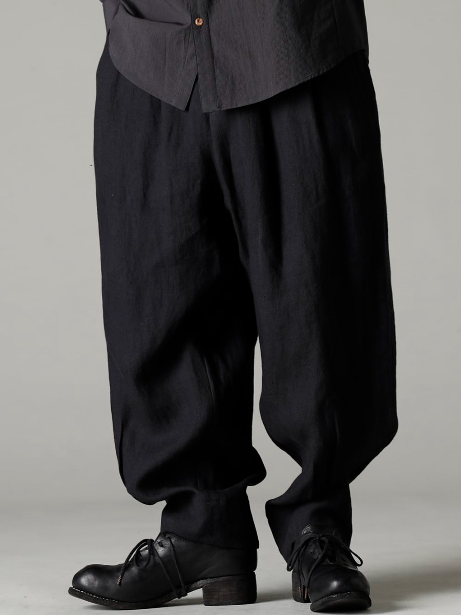 individual sentiments(インディビジュアル センチメンツ) 23SS(春夏) 全体の印象を左右するシルエットバランス - PA85-LI13-Black リネンヘリンボーンハイウエストワイドパンツ ブラック - PL10L-BLKT オーソピーディック ダービーシューズ ホース フルグレイン レザー - PL10L 3-004