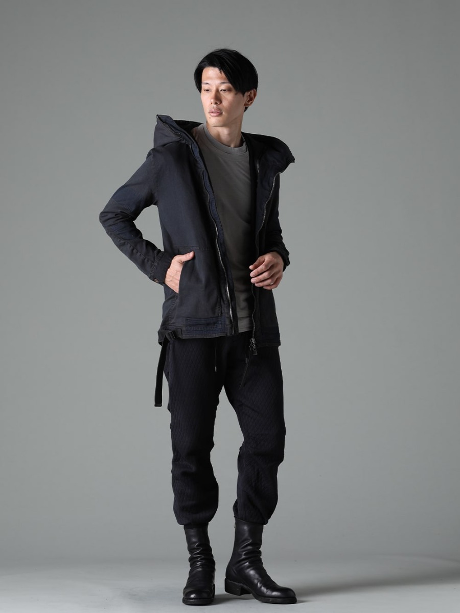 The Viridi-anne(ザ ヴィリジアン) DEVOA(デヴォア) D.HYGEN(ディーハイゲン) GUIDI(グイディ) 23SS(春夏) スタイリング - 手軽でデイリーに使えるアイテムを中心にセレクトして組み合わせた、個性を引き立てる春夏コーディネート - ST104-0523S-Mud-Indigo-Brown マッド加工8ozライトストレッチデニムフーデッドジャケット マッド インディゴ ブラウン VI-3613-01-Light-Gray ダブルレイヤード Tシャツ ライトグレー PTN-DKCJ ジョガーパンツ キルトコットン / ポリエステル 788Z_H バックジップブーツ ダブルソール - ホース フルグレイン レザー 1-001