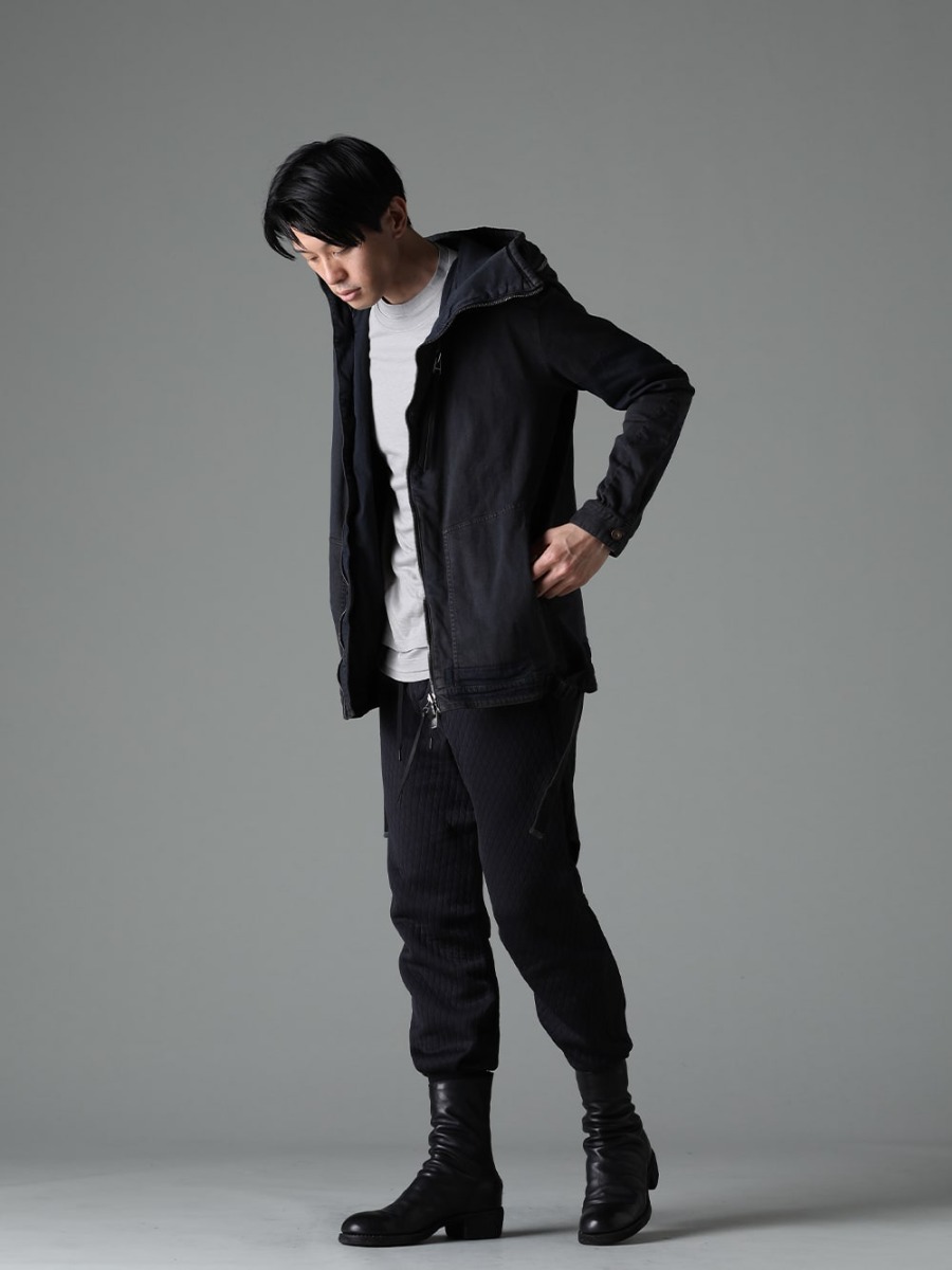 The Viridi-anne(ザ ヴィリジアン) DEVOA(デヴォア) D.HYGEN(ディーハイゲン) GUIDI(グイディ) 23SS(春夏) スタイリング 個性を引き立てる春夏コーディネート - ST104-0523S-Mud-Indigo-Brown マッド加工8ozライトストレッチデニムフーデッドジャケット マッド インディゴ ブラウン VI-3613-01-Light-Gray ダブルレイヤード Tシャツ ライトグレー PTN-DKCJ ジョガーパンツ キルトコットン / ポリエステル 788Z_H バックジップブーツ ダブルソール - ホース フルグレイン レザー 1-002