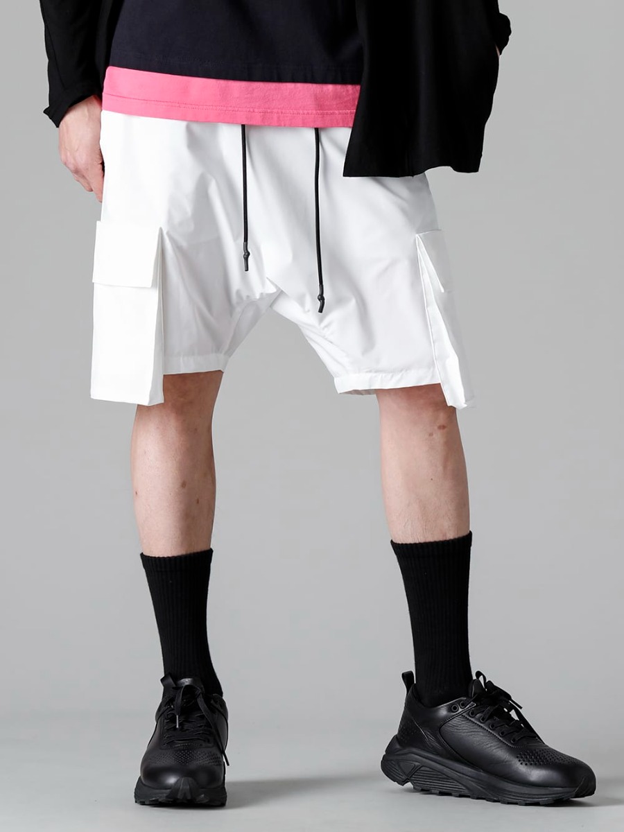 RIPVANWINKLE - リップヴァンウィンクル 2023SS ホワイトが爽やかなブッシュショーツとレングス長めのハイソックスの組み合わせ - RW-538-White - ブッシュショーツ ホワイト - RW-555 - タビ 2P ソックス - SCV186C016 Black - ナイト ラン ライト Black 3-001