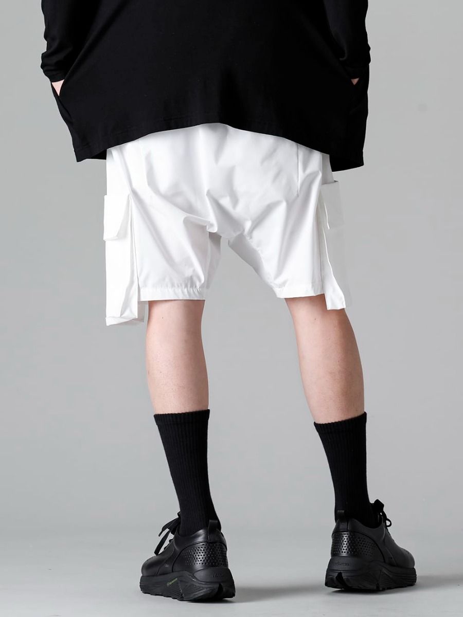 RIPVANWINKLE - リップヴァンウィンクル 2023SS ホワイトが爽やかなブッシュショーツとレングス長めのハイソックスの組み合わせ - RW-538-White - ブッシュショーツ ホワイト - RW-555 - タビ 2P ソックス - SCV186C016 Black - ナイト ラン ライト Black 3-002