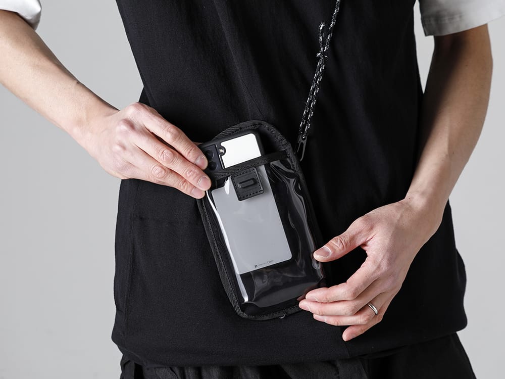 RIPVANWINKLE - リップヴァンウィンクル 2023SS ドロップショルダーTをクロスニットジャージーでレイヤードした着用を提案  - RW-528 - クロス ニットジャージー - RW-548-White - ドロップショルダーT ホワイト - RW-550 - モバイル ポーチ 2-005