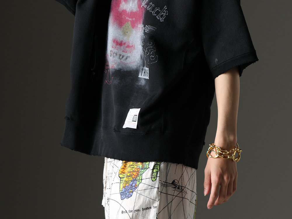 Maison MIHARAYASUHIRO / TAKAHIROMIYASHITATheSoloist. - Casual piece with a vintage feel - A10TS681-Black(Suspender Tee) sa.0037SS23-Gold(bone shaped carabiner bracelet.-L- Gold) sa.0036SS23-Gold(bone shaped carabiner bracelet.-S- Gold) - 2-005