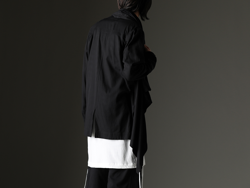 JULIUS - Patterns and fabrics that combine practicality and design - 819SHM1-black(Rayon/Cotton Cloth Drape shirt Black) 819CUM4-offwhite(Cotton/Cupro Jersey Drawcord Short Sleeve T-Shirt Off White) - 2-003