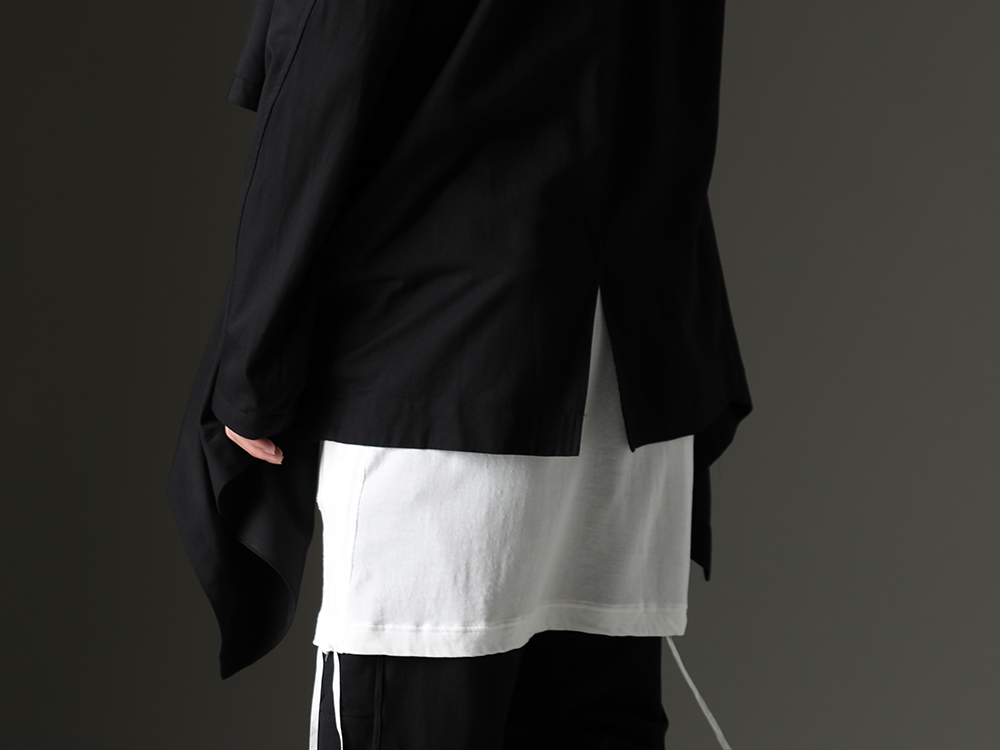 JULIUS - Patterns and fabrics that combine practicality and design - 819SHM1-black(Rayon/Cotton Cloth Drape shirt Black) 819CUM4-offwhite(Cotton/Cupro Jersey Drawcord Short Sleeve T-Shirt Off White) - 2-008