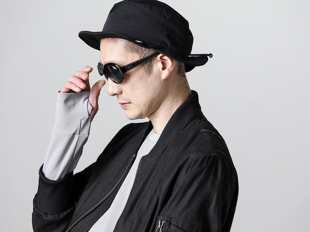 RIPVANWINKLE 2023SS Keep an eye on Trail L/S for storing sunglasses, a must for midsummer.  - RW-541 - MA-1 - RW-501-Sand Beige - Trail L/S Sand Beige - RW-556 - Field Hat - RW-553-Black - Anatolia Black 2-004