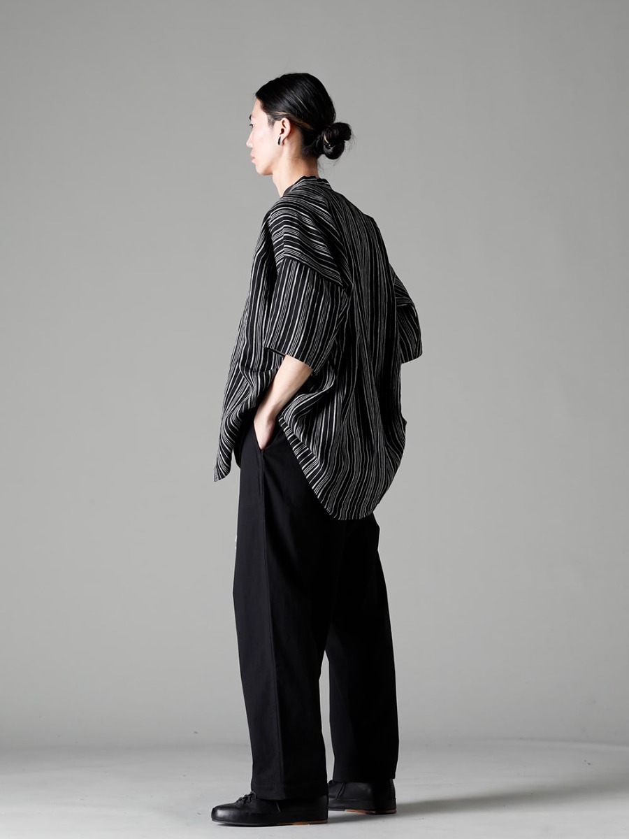 O PROJECT 2023SS - Beautiful half-sleeve shirts with a finely striped pattern. - Coordinates recommended for the warm season when half-sleeves are in full use. - SHIRT#93 SHIRT #93 CONTRAST STRIPE LINEN BATIST - O15TS1-BLACK SS TEE O15TS1-BLACK - O15TR4-BLACK JOGGING TROUSERS Water-Repellent Dense Cloth BLACK - Handsewn-Classic-Lo Handsewn Classic Lo 1-001