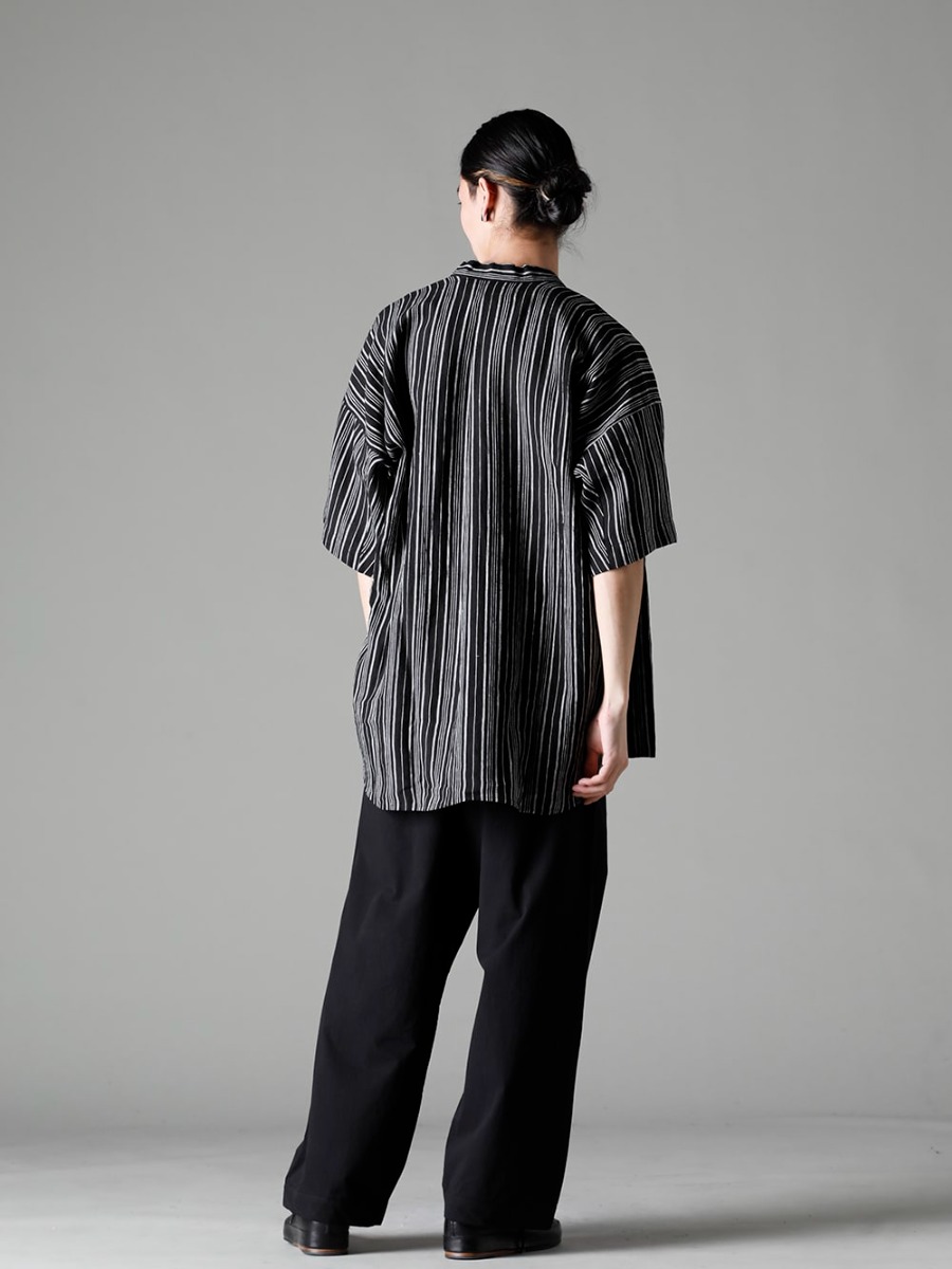 O PROJECT 2023SS Coordinates recommended for the warm season when half-sleeves are in full use. - SHIRT#93 SHIRT #93 CONTRAST STRIPE LINEN BATIST - O15TS1-BLACK SS TEE O15TS1-BLACK - O15TR4-BLACK JOGGING TROUSERS Water-Repellent Dense Cloth BLACK - Handsewn-Classic-Lo Handsewn Classic Lo 1-004