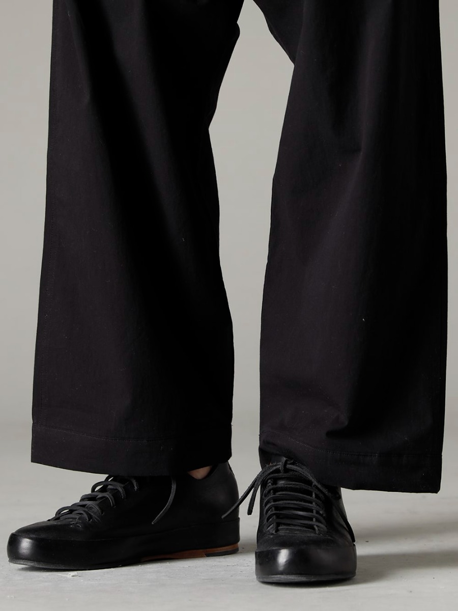 O PROJECT 2023SS Lightweight trousers in a relaxed fit -  O15TR4-BLACK JOGGING TROUSERS Water-Repellent Dense Cloth BLACK - Handsewn-Classic-Lo Handsewn Classic Lo 3-005