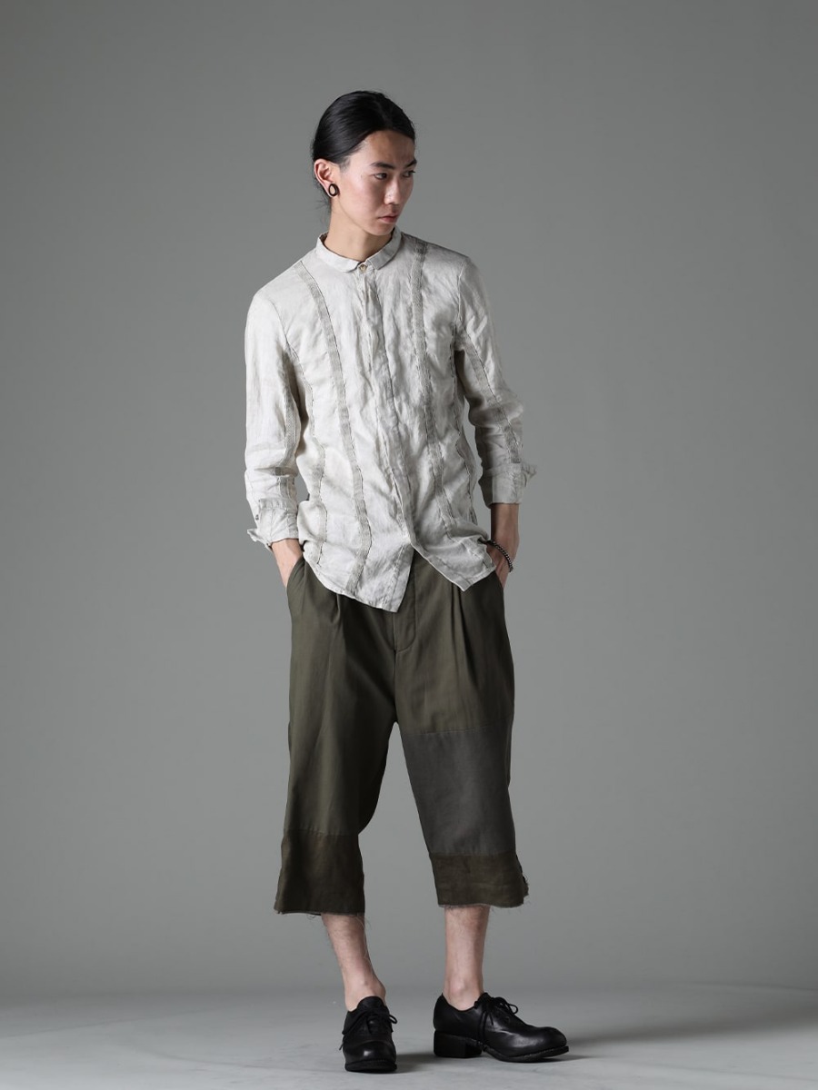 The Viridi-anne masnada GUIDI WERKSTATT:MÜNCHEN 23SS masnada shirt, The Viridi-anne shorts and GUIDI boots for a rough early summer look. - M3059 Tape slim shirt VI-3569-04-Dark-olive Fragment Cropped Trousers Dark Olive PL10L-BLKT Orthopedic Derby Shoes Horse Full Grain Leather - PL10L  M1280 Twisted Ring M1242 Ring Sculpture M1418 Connected Ring Infinity M2482 Bracelet Memories 1-001