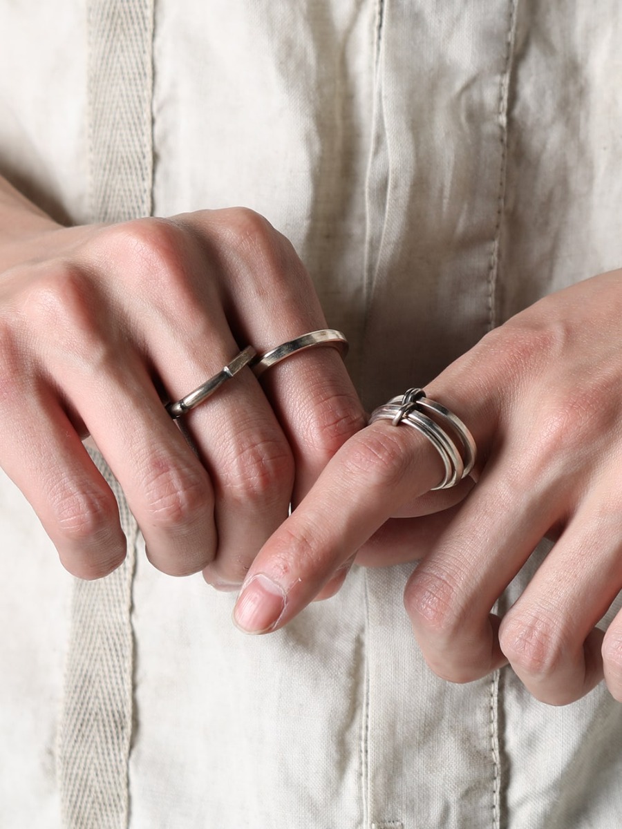 WERKSTATT:MÜNCHEN 23SS Accessories that add thickness to your styling  - M1280 Twisted Ring M1242 Ring Sculpture M1418 Connected Ring Infinity 2-009