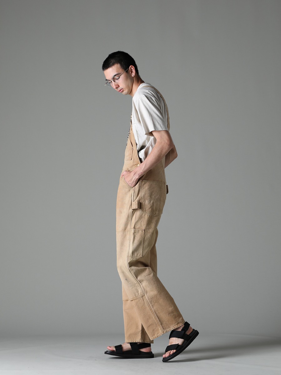 ジギーチェン / セントマイケル / ワークスタッドミュンヘン / リガーズ / ユマワン スタイリング ラフでスタイリングの幅が広がるオーバーオールの組み合わせ。 - 0M2310210(コントラスト パッチワークTシャツ) SM-S23-0000-062(ダブルニー オーバーオール) RG0091AG-925silver-sterling-textured-clear(RG0091AG ジギー チェン x リガーズ 925スターリングシルバー テクスチャード クリアレンズ) M3940(ネックレス ミックス + キーリング) US9561-Black(メンズ サンダル ブラック) - 1-002