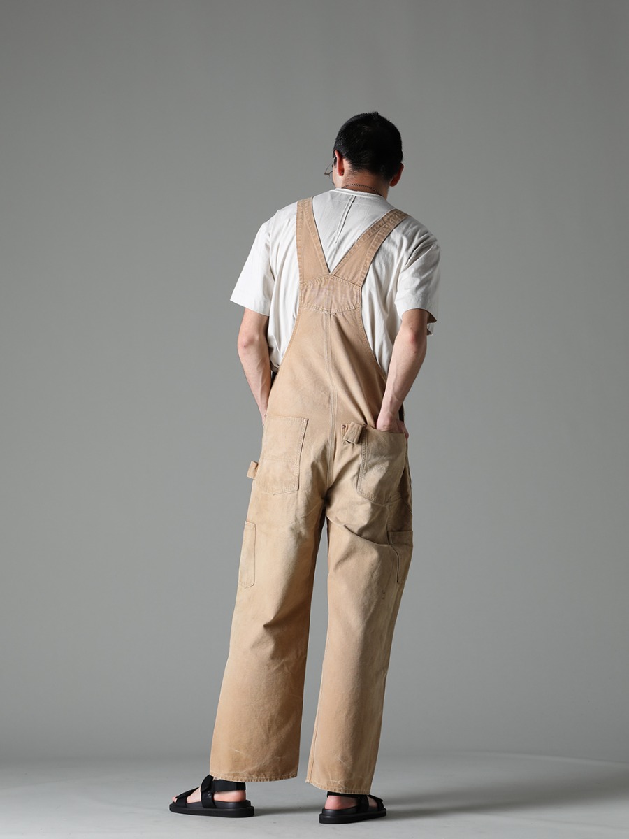 ジギーチェン / セントマイケル / ワークスタッドミュンヘン / リガーズ / ユマワン スタイリング ラフでスタイリングの幅が広がるオーバーオールの組み合わせ。 - 0M2310210(コントラスト パッチワークTシャツ) SM-S23-0000-062(ダブルニー オーバーオール) RG0091AG-925silver-sterling-textured-clear(RG0091AG ジギー チェン x リガーズ 925スターリングシルバー テクスチャード クリアレンズ) M3940(ネックレス ミックス + キーリング) US9561-Black(メンズ サンダル ブラック) - 1-003