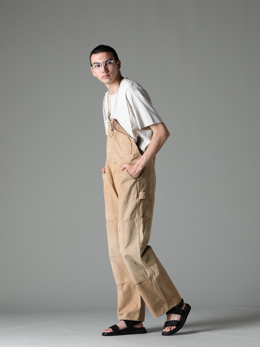 ジギーチェン / セントマイケル / ワークスタッドミュンヘン / リガーズ / ユマワン スタイリング ラフでスタイリングの幅が広がるオーバーオールの組み合わせ。 - 0M2310210(コントラスト パッチワークTシャツ) SM-S23-0000-062(ダブルニー オーバーオール) RG0091AG-925silver-sterling-textured-clear(RG0091AG ジギー チェン x リガーズ 925スターリングシルバー テクスチャード クリアレンズ) M3940(ネックレス ミックス + キーリング) US9561-Black(メンズ サンダル ブラック) - 写っている商品の品番と商品名1-2 - 写っている商品の品番と商品名1-3 1-005