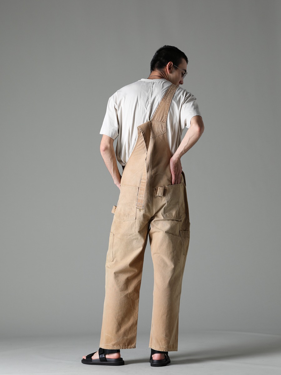 ジギーチェン / セントマイケル / ワークスタッドミュンヘン / リガーズ / ユマワン スタイリング ラフでスタイリングの幅が広がるオーバーオールの組み合わせ。 - 0M2310210(コントラスト パッチワークTシャツ) SM-S23-0000-062(ダブルニー オーバーオール) RG0091AG-925silver-sterling-textured-clear(RG0091AG ジギー チェン x リガーズ 925スターリングシルバー テクスチャード クリアレンズ) M3940(ネックレス ミックス + キーリング) US9561-Black(メンズ サンダル ブラック) - 1-006