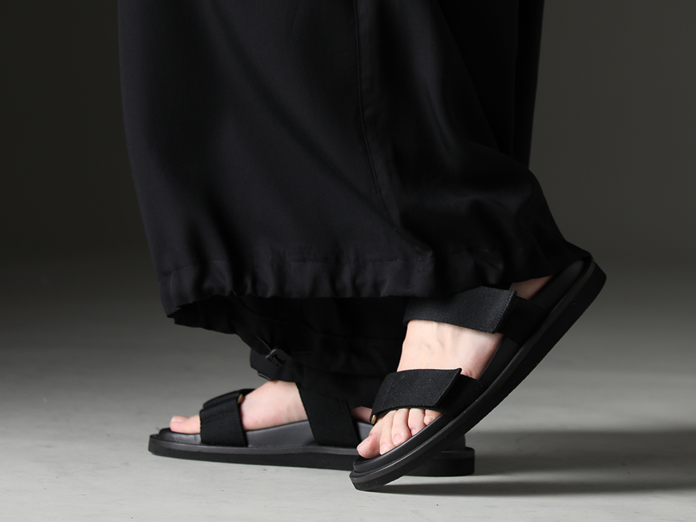 UMA WANG Relaxed style completed with combination of kiryuyrik and UMA WANG. - US9561-Black(Mens Sandal Black) - 3-005