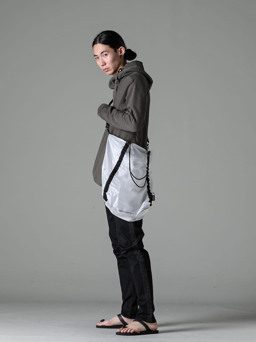 RIPVANWINKLE 2023SS Styling A mixed styling with BORIS BIDJAN SABERI and RIPVANWINKLE - HOODY2-FTT00008 - Hoodie2 FTT00008 - RW-508 - Line Slim Easy Dust Black - sgf.0001SS23 - natural material sandals. - RW-551 - Packable Tote - RW-552 - Strap 1-002