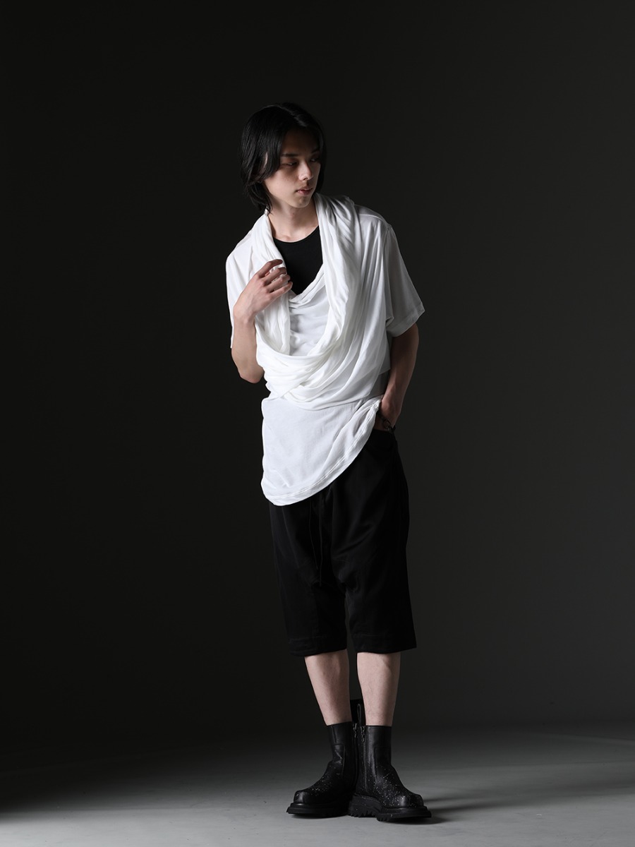 JULIUS / D.HYGEN - Spend the summer comfortably wearing T-shirts featuring distinctive designs from each brand. - 819CUM5-offwhite(Cotton/Cupro Jersey Drape Neck Short Sleeve T-Shirt Off White) ST101-1123S-Black(Cotton And Rayon Ribbed Tank Top Black) 817PAM11(Cupro/Cotton/Linen Satin Sarouel Shorts) 807FWM2-P(Cow Skin Painted Side Zip Boots) - 1-002