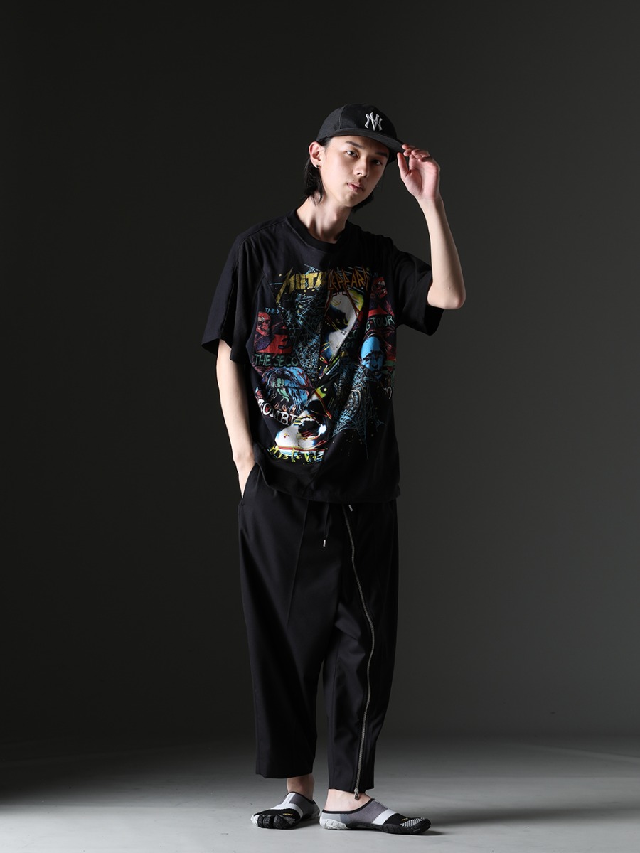 ink / NVCLEAR / TAKAHIROMIYASHITATheSoloist. - Street style mainly composed of black - ink23-07-L-1(Crack S/S T-shirt - L1) NV_002-Black-Dye(NV LOGO FR ARMY COTTON CAP BLACK DYE) sp.0002bSS23(new reverse cropped baggy zipper pant.(solid)) sf.0008SS23-Black(nin-sabo-soloist.(fivefinger slip on) Black) - 1-003