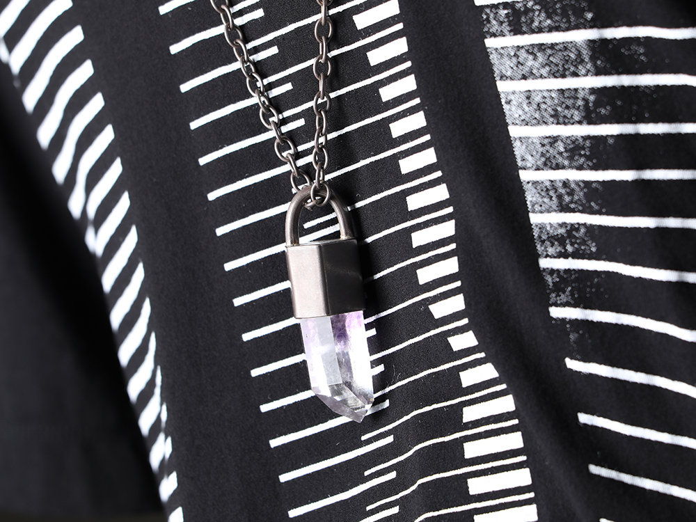 Parts of Four - Half-sleeve T-shirt with eye-catching graphic print - R-198-MA+BAQ(Talisman necklace SPECIMEN Brandberg Amethyst Quartz) - 2-007