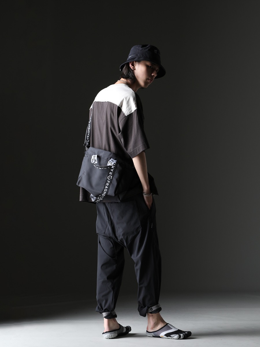 ZIGGY CHEN / 11 by Boris Bidjan Saberi / RAMIDUS / WERKSTATT:MÜNCHEN / TAKAHIROMIYASHITATheSoloist. - The look is rough, yet has a sense of individuality. - 0M2310212(Assymetrical Patchwork T-Shirt) ST-BUCKET-GORE-TEX-11XNE(11 by BBS × New Era - BUCKET GORE-TEX) B008041(RAMIDUS 2WAY POUCH (M)) M3851(Choker Faith Love Hope) 14M2591(Bracelet Tag) 15M1001(Signet Ring Oval Hammered) 15M2633(Bracelet Wild Links Closure) M2211(Bracelet Crossed) 14M1370(Ring Mixed Chain) P22-F1343-Black(P22 F1343 Black) sf.0008SS23-Black(nin-sabo-soloist.(fivefinger slip on) Black) - 1-006