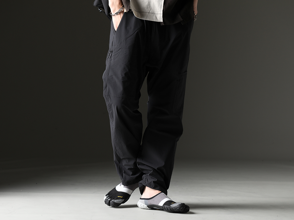 11 by Boris Bidjan Saberi / TAKAHIROMIYASHITATheSoloist. - Highly functional pants and shoes - P22-F1343-Black(P22 F1343 Black) sf.0008SS23-Black(nin-sabo-soloist.(fivefinger slip on) Black) - 3-001