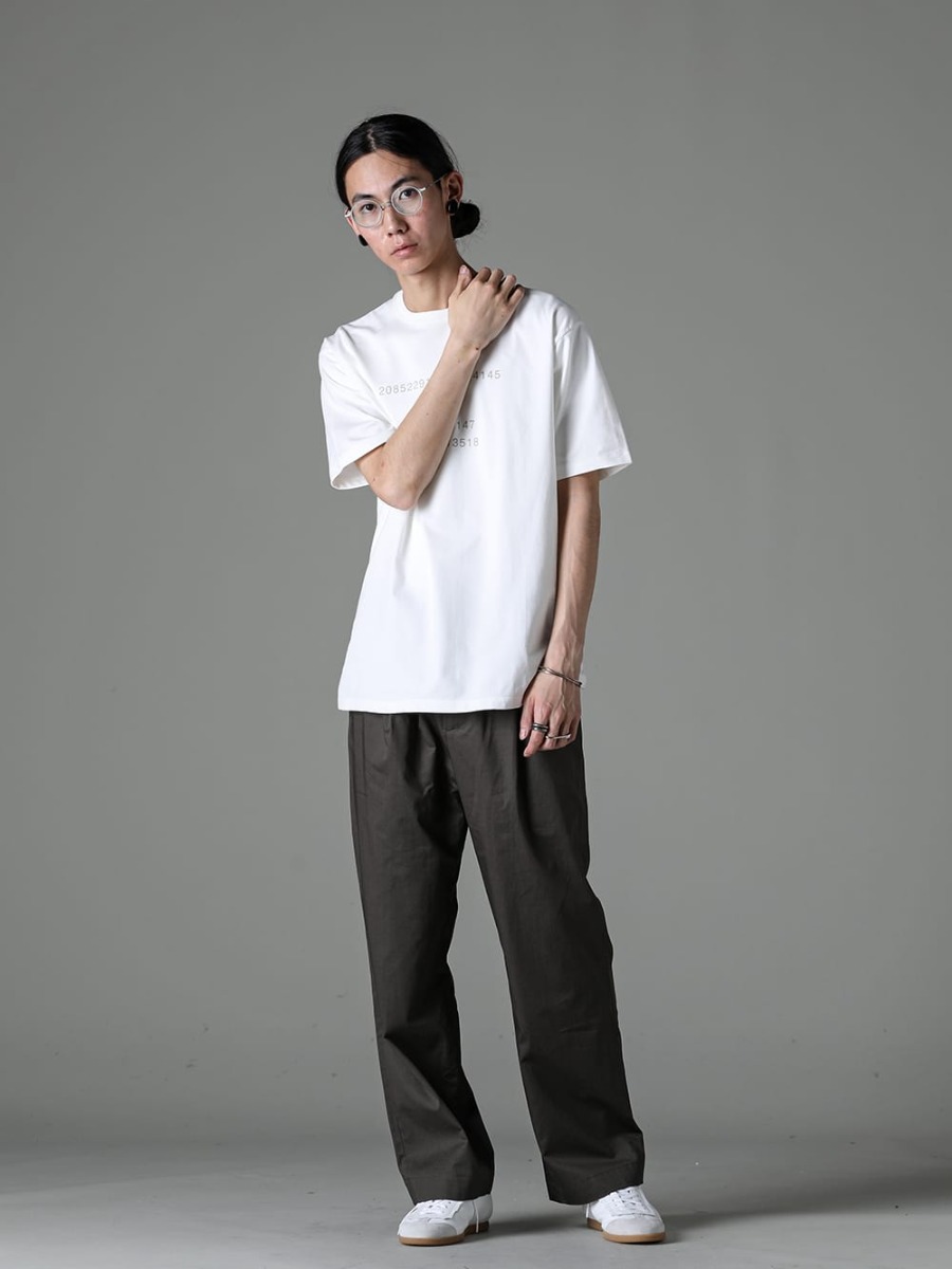 The Viridi-anne 2023SS - VI-3609-01-Off-White - Short Sleeve Printed T-Shirt Off White - IH-23SS-P022-CSS-Olive Charcoal - Semi Flared Relaxed Pants Olive Charcoal - S57WS0465 - Feather Light 4-001