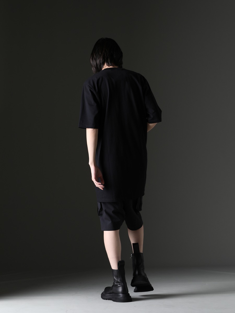 nude:masahiko maruyama / DEVOA / JULIUS - Styling that creates a casual yet fashionable look. - RN-002(OVER SIZE EAGLE PRINT SHORT SLEEVE T) PTI-SDDH(Cargo short pants schoeller-dynamic) 807FWM2(Cow Skin Side Zip Boots) - 1-008