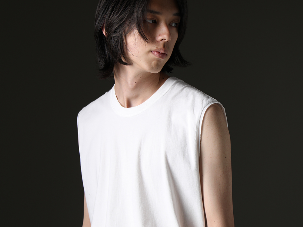 nude:masahiko maruyama - nude:masahiko maruyama's standard font prints and highly collectible graphic cutsew. - NU-1677(Sleeveless Back Print T-Shirt Black) - 3-009