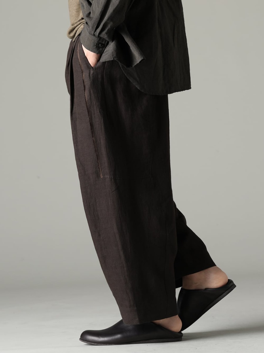 NOUSAN 2023SS The delicate texture of linen broken twill and the distinctive design of elegant leather babouches make for an attractive outfit. - 0M2310501 Selvedge Pleated Wide Leg Trousers - 81111-5PO04 JAN JAN VAN ESSCHE X PETROSOLAUM Babouche 3-003