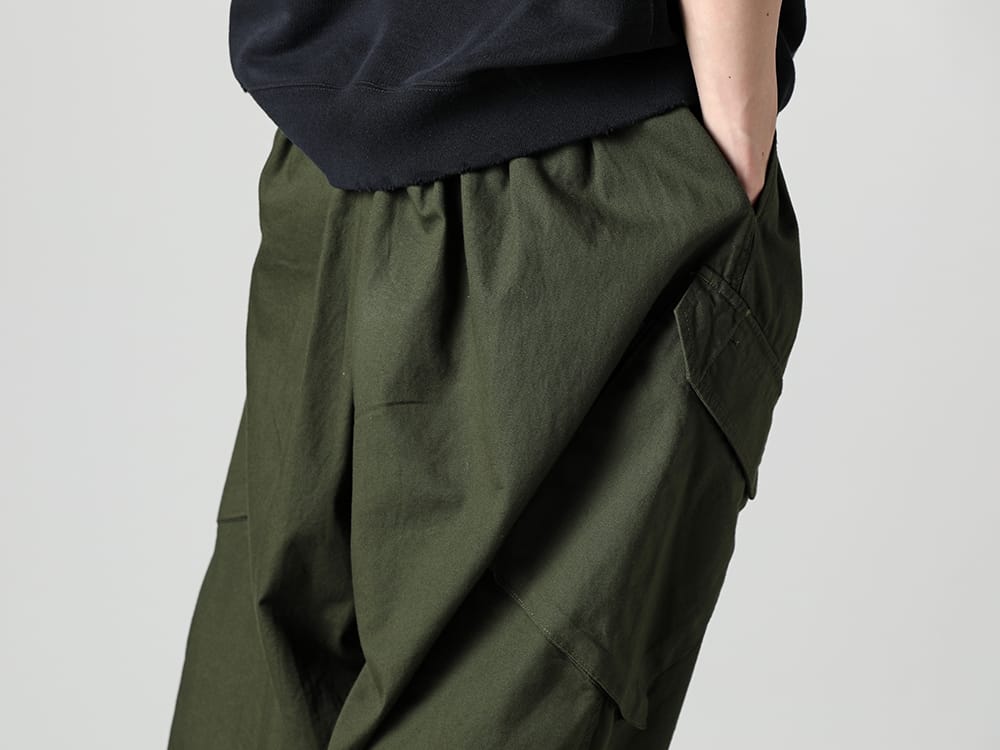 Yohji Yamamoto 2023SS Casual cargo pants that take advantage of the wide silhouette typical of Yohji Yamamoto! - HZ-P95-041-Khaki - 12 Tuck Work Pants Khaki
 3-004