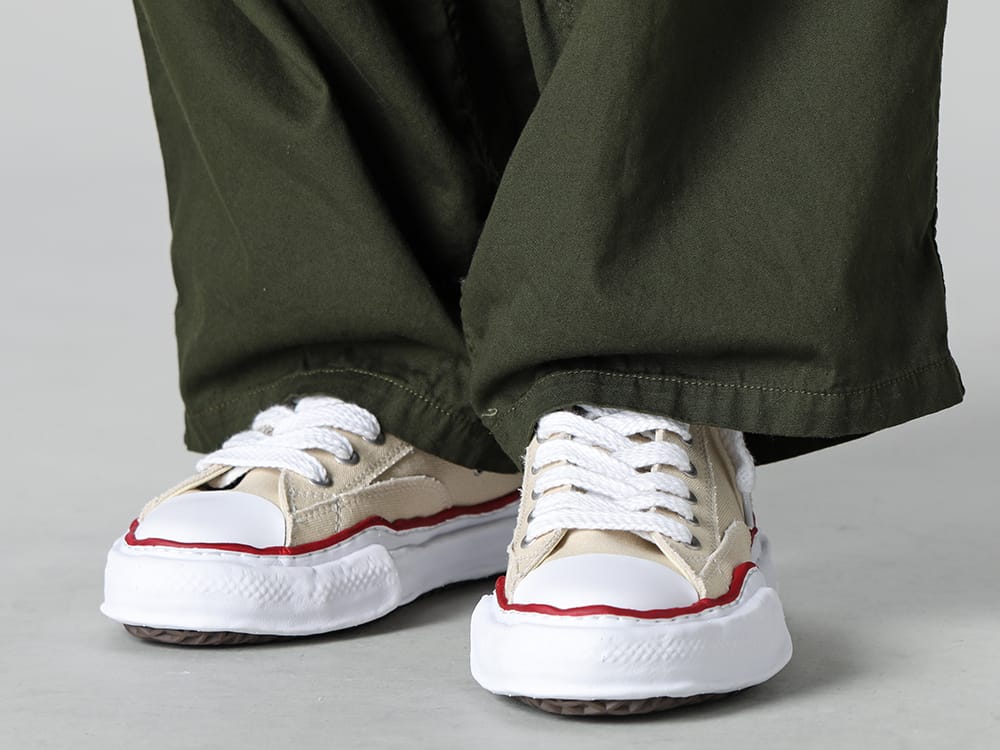 Maison MIHARAYASUHIRO 2023SS Casual cargo pants that take advantage of the wide silhouette typical of Yohji Yamamoto! - HZ-P95-041-Khaki - 12 Tuck Work Pants Khaki
 - A04FW728 - PETERSON Original sole canvas Hicut sneaker 3-005