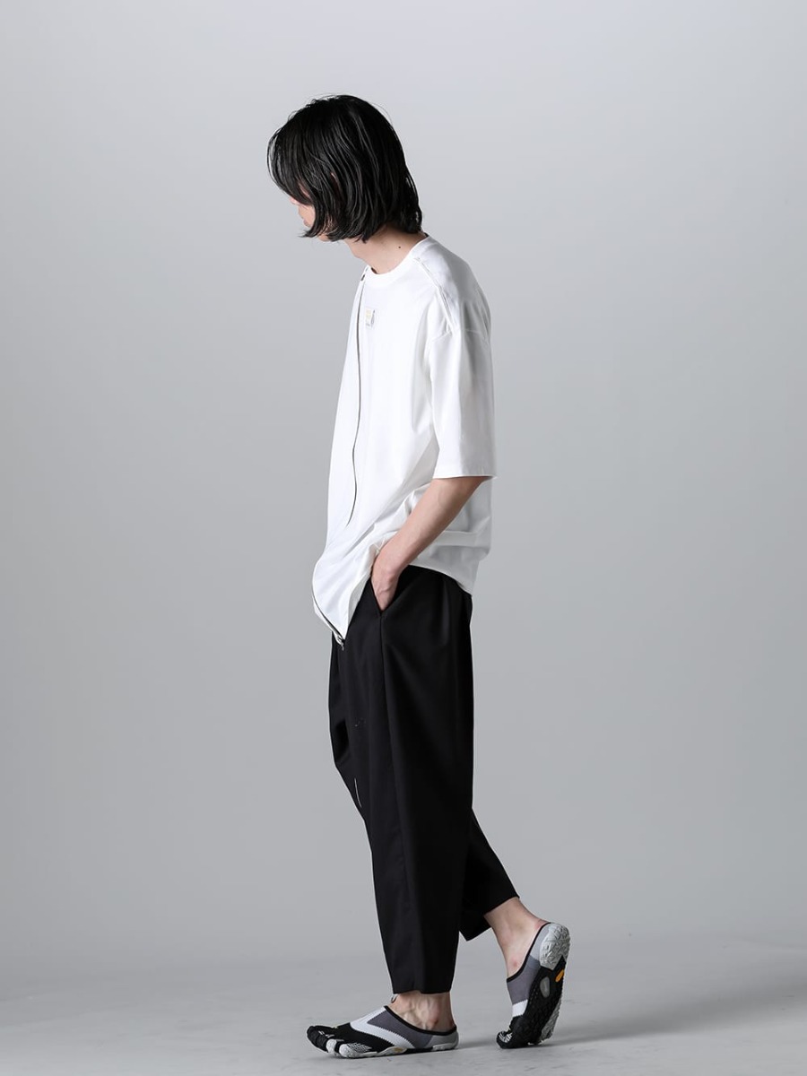 TAKAHIROMIYASHITATheSoloist. 2023SS Styling Pocket T-shirt styling with distinctive zip design! - sc.0008bSS23 - new two-way zip reverse oversized s/s t.(Jersey)(solid) - sf.0008SS23-Black - nin-sabo-soloist.(fivefinger slip on) Black - sp.0002bSS23 - new reverse cropped baggy zipper pant.(solid) 1-002