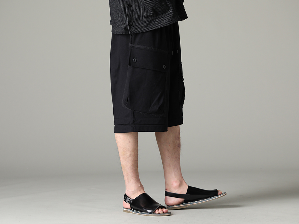 The Viridi-anne / PETROSOLAUM - Shorts with military-inspired details and a rough fit - VI-3607-04-Black(Jersey Short Pants Black) 81127-PO(PETROSOLAUM Leather Sandal Cordvan Butt) - 3-002