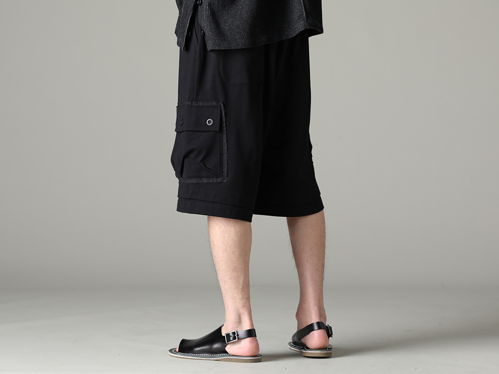 The Viridi-anne / PETROSOLAUM - Shorts with military-inspired details and a rough fit - VI-3607-04-Black(Jersey Short Pants Black) 81127-PO(PETROSOLAUM Leather Sandal Cordvan Butt) - 3-003