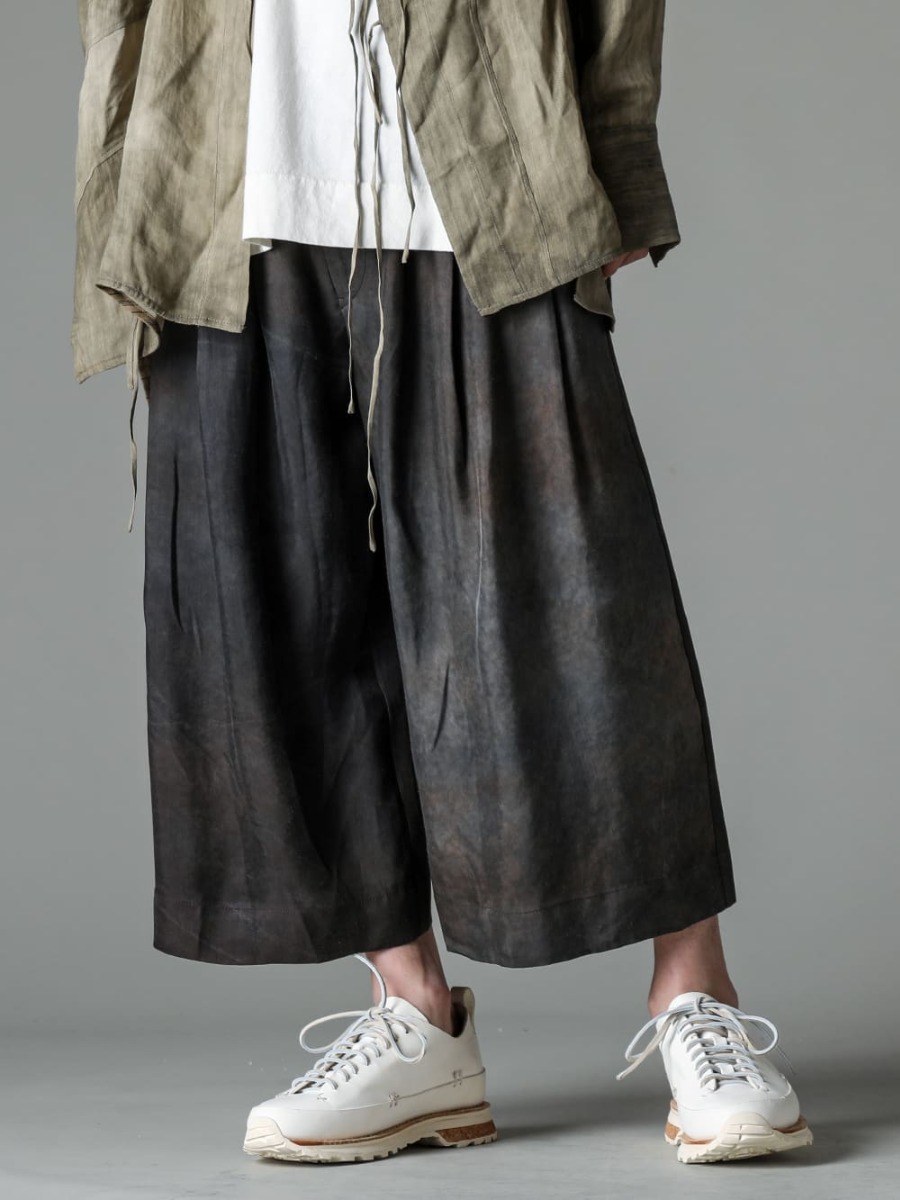  ZIGGY CHEN 23SS(Spring-Summer) Image Detail(Overall Styling Detail) Chic and heavy texture like black leather iron is unique wide-leg trousers 0M2310513-Pleated wide-leg trousers - FEIT-Hand-Sewn-Low-FEIT Hand-Sawn Low 4-001