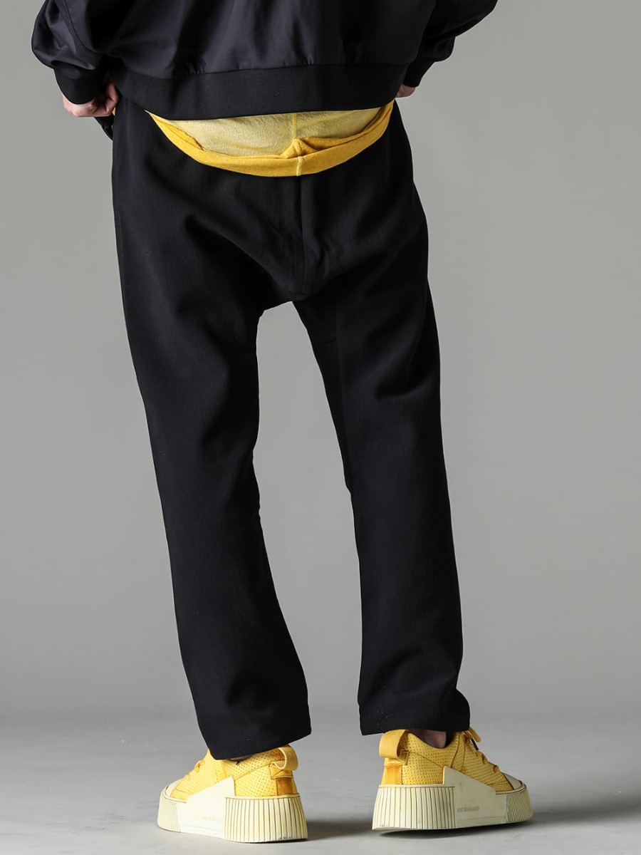 ACRONYM-アクロニウム 23SS(春夏) 綺麗めファブリックながらアクティブなシーンに対応できるヘムバンド内蔵パンツ - P3-F1602B-P3 F1602B - BAMBA2.1-PERFORATED-LEATHER-WHITE-SOLE-バンバ2.1 パーフォレイティド レザー / ホワイトソール 3-002