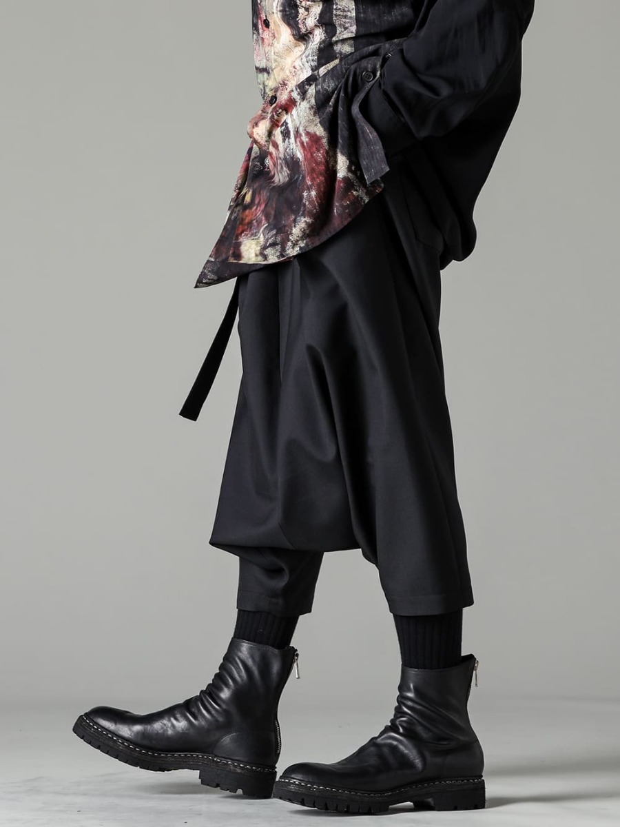 Yohji Yamamoto 23SS (Spring/Summer) Ankle length back zip boots that pair perfectly with half-length pants - GI-P02-100 - Front tuck sarouel pants -796V_N-BLKT - Back zip boot rubber sole norwegian process  - Horse full grain leather - 796V_N BLKT 3-002