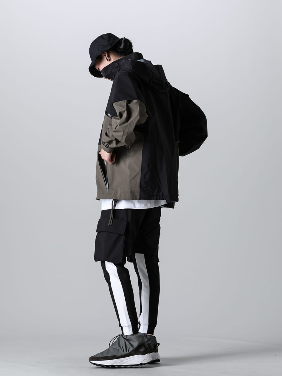 RIPVANWINKLE 2023SS Styling Sports mix style proposed by RIPVANWINKLE and ACRONYM - J1WTS-GT-Raf Green-Black - Tex-Sys Jacket Raf Green / Black - RW-538-Black - Bush Shorts Black - RW-535 - Line Jersey - RW-416 Khaki - Moc Trainer Khaki - FC3-WS - Field Cover Hat 1-002