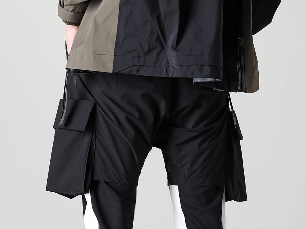 RIPVANWINKLE 2023SS Line Jersey with distinctive sidelines can be layered with shorts. - RW-538-Black - Bush Shorts Black - RW-535 - Line Jersey 3-004