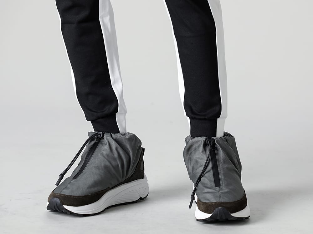 RIPVANWINKLE 2023SS Line Jersey with distinctive sidelines can be layered with shorts. - RW-535 - Line Jersey - RW-416 Khaki - Moc Trainer Khaki 3-005