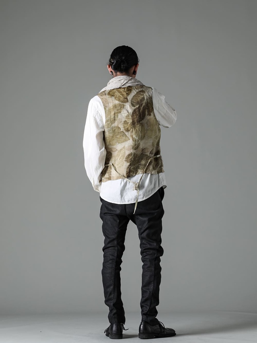 NOUSAN 23SS スタイリング Stylish mix coordination with NOUSAN items - 3-B gilet-Leaf Print-3B Gilet (leaf print) - shirt-Regular collar shirt - Stole-No-1-Sole Linen gauze Beige - M3022-Smeared-Black-Ribbed Insert Dart Slim Pants Shimmering Black - 992X-Black-Classic Derby Shoes Lace Up Single Sole - Horse Full Grain - 992X 1-003