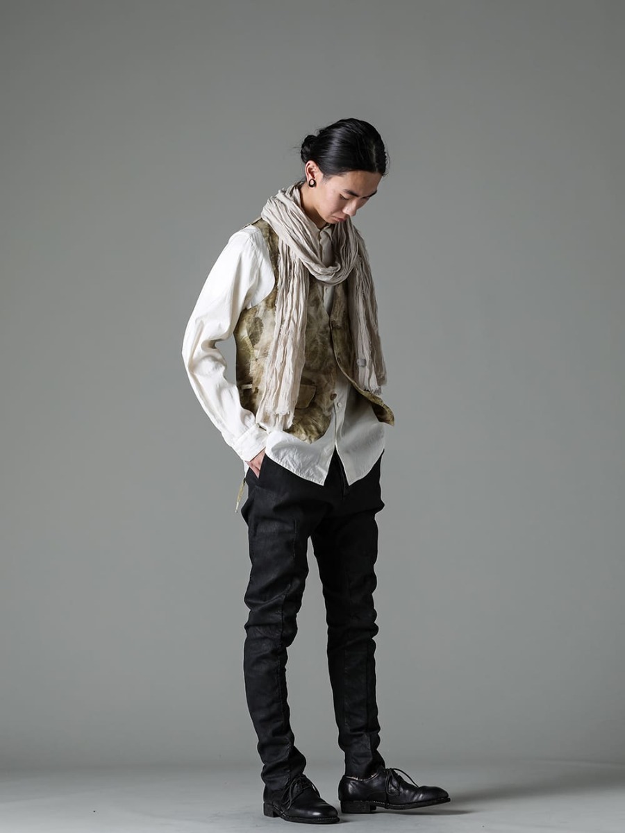 NOUSAN 23SS スタイリング Stylish mix coordination with NOUSAN items - 3-B gilet-Leaf Print-3B Gilet (leaf print) - shirt-Regular collar shirt - Stole-No-1-Sole Linen gauze Beige - M3022-Smeared-Black-Ribbed Insert Dart Slim Pants Shimmering Black - 992X-Black-Classic Derby Shoes Lace Up Single Sole - Horse Full Grain - 992X 1-004