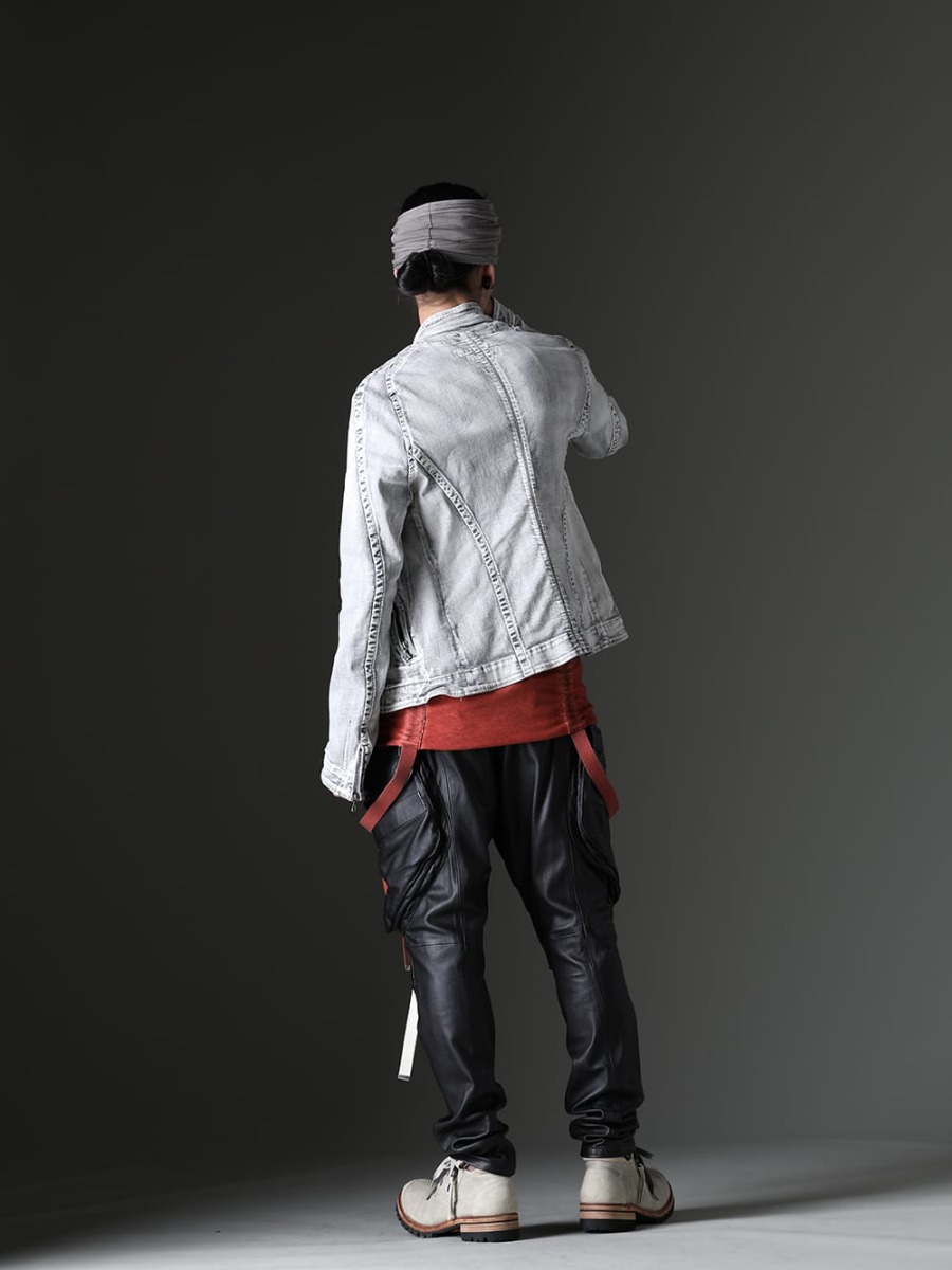 Julius / D.Hygen 2023SS - Red-colored style with a mild impression with a hair band - 819BLM2-PL(10.5oz Stretch Denim Washed Seamed Jacket) ST101-0823S-Brick(30/- Soft Cotton Jersey Cold Dye Belt Adjustable T-Shirt Brick) 819ACU3-gray(Cotton/Cupro Jersey Hair Band Gray) 819ACU2-black-silver(Cow Leather Belt Bracelet Black × Silver) 819PAM4(Lamb Leather Gas Mask Skinny Pants) 807ACU1-Off-White(Cow Skin / Nylon Tape Belt Off White) ST109-0122S-Dusty-White(Horse Leathe Sneaker Derbyy Shoes Dusty White
) - 1-003