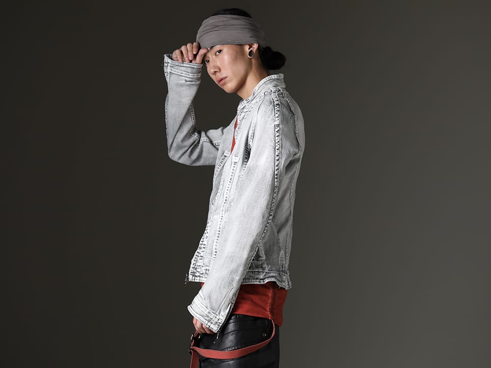 Julius / D.Hygen 2023SS - Seamed jacket with an original finish in bleached black denim 